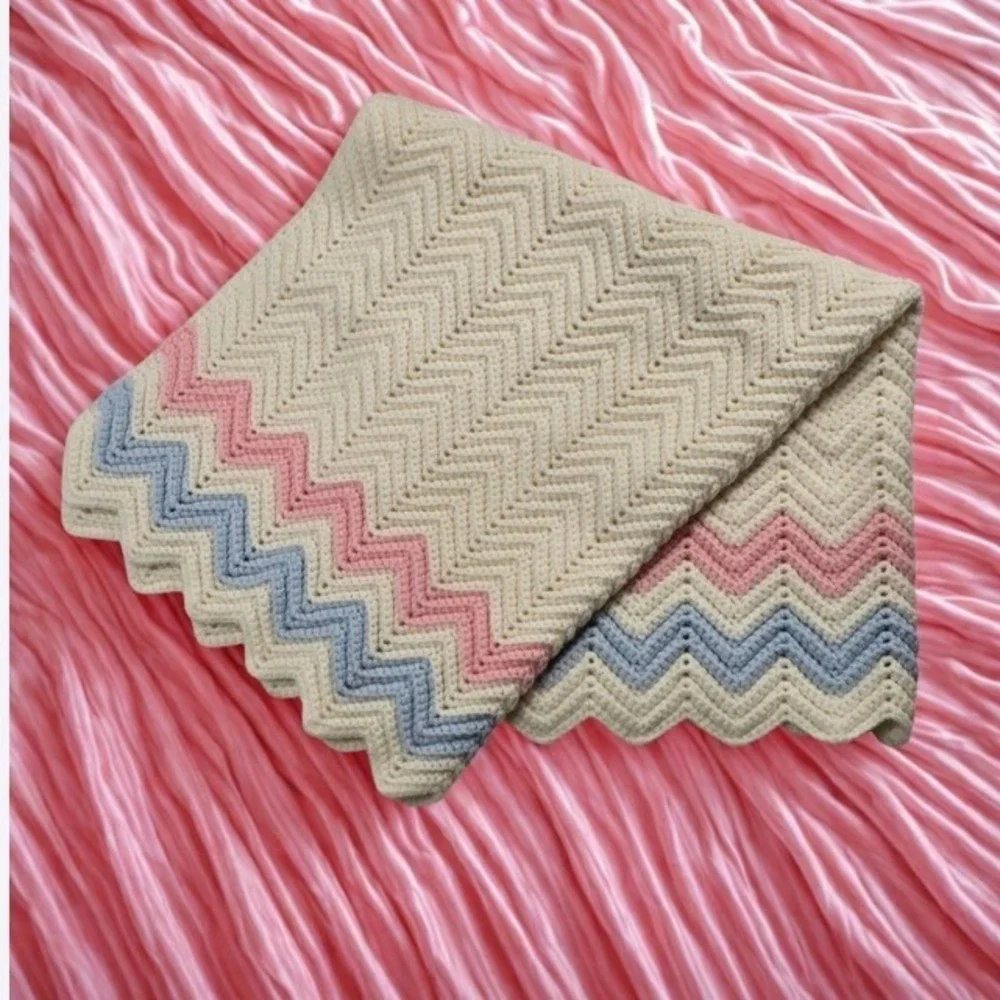 Handmade Crochet‎ Baby Blanket Chevron Ripple Cream Pink Blue Pastel Nursery